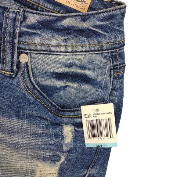 NWT Wallflower Bermuda Distressed Jean Shorts, Jorts, Juniors 5, 28x8.5 Grunge - Picture 4 of 7